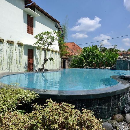 Zen Rooms Pakualaman Jogjacarta Exterior foto